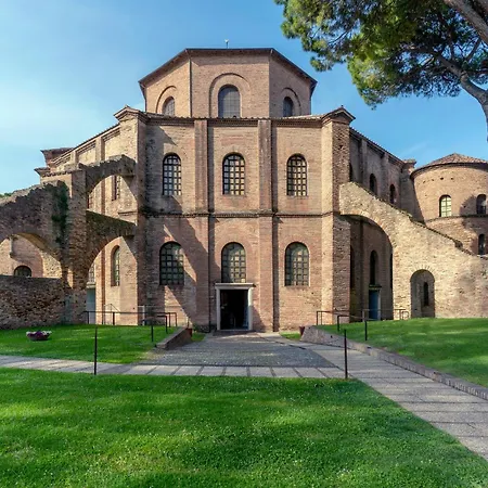 Deluxe Historic Center * Ravenna